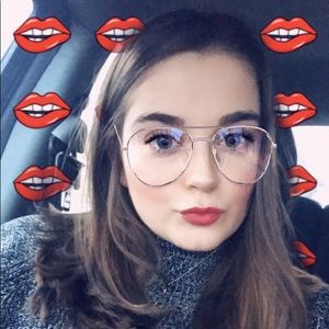 Meet your Posher, Meg